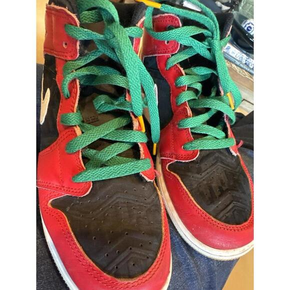 Nike Air Jordon 1 Mid “New Love” Retro Style US 6Y
